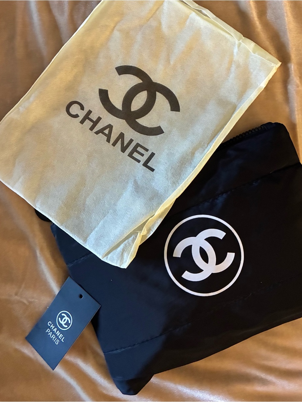 Large Chanel Black Puffy nylon w White ‘CC’ Branding cosmetic bag  Pouch. GWP - Picture 2 of 10
